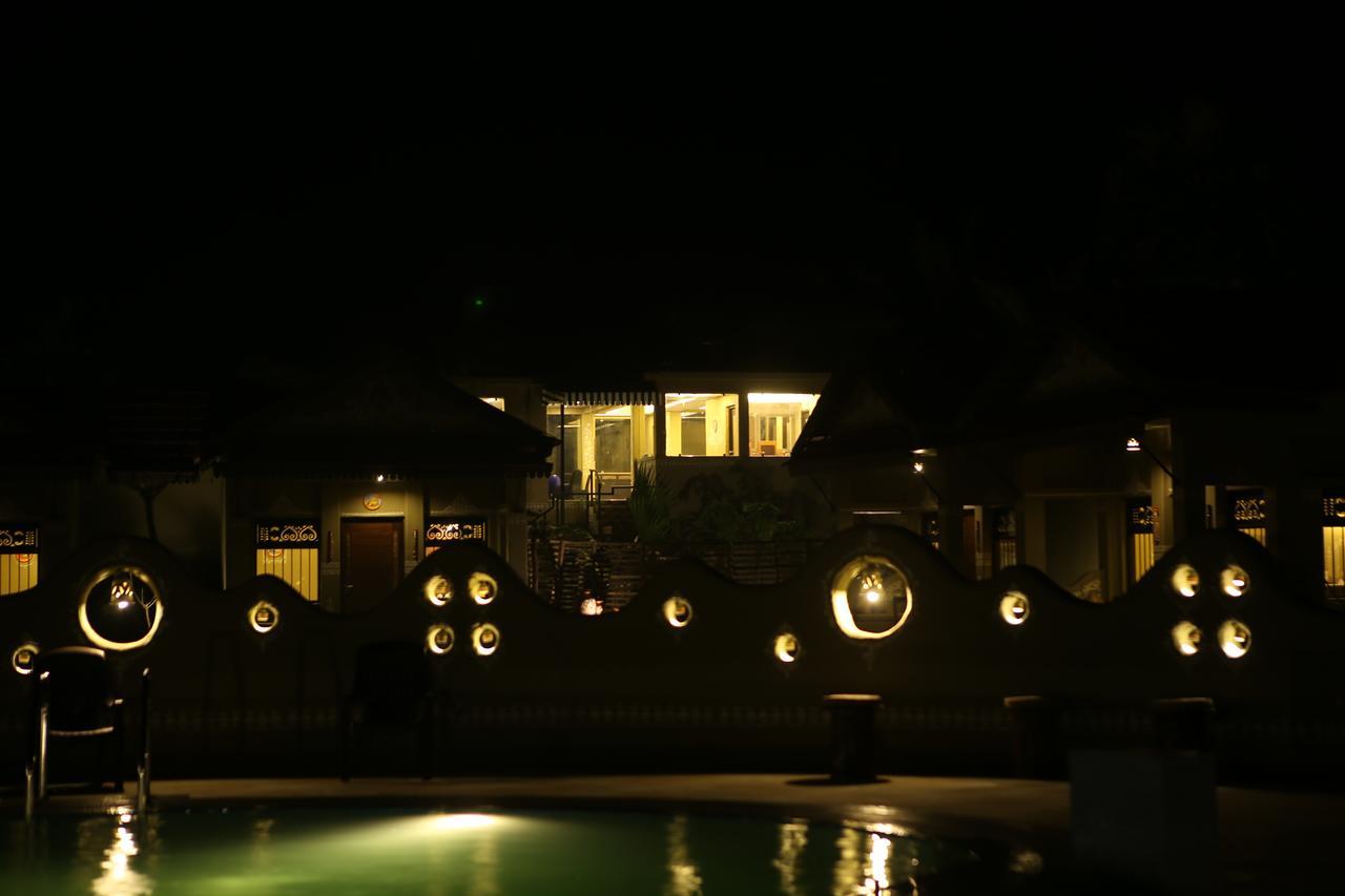 Breathing Earth - Rooms And Pool Calcutta  Esterno foto