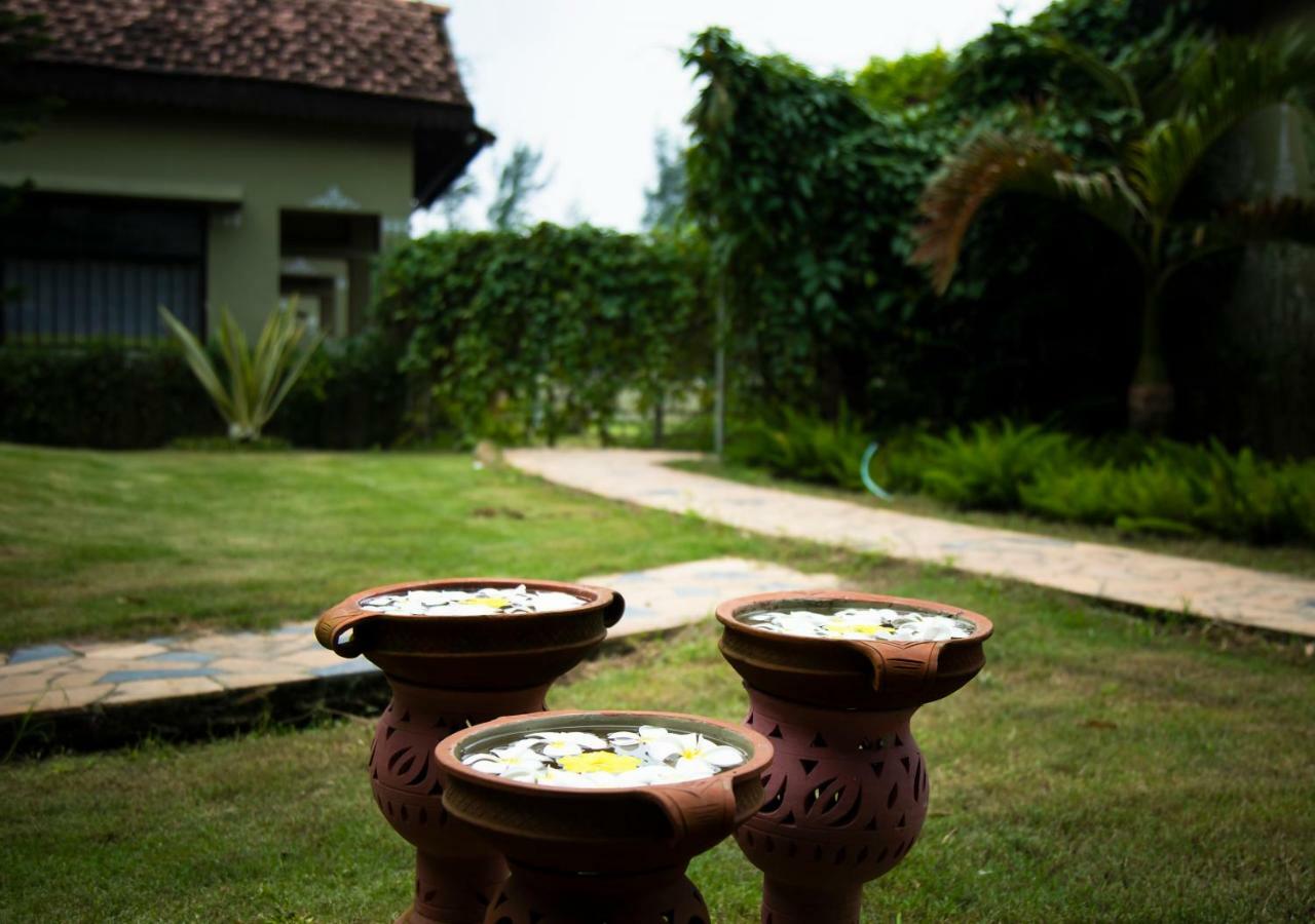 Breathing Earth - Rooms And Pool Calcutta  Esterno foto